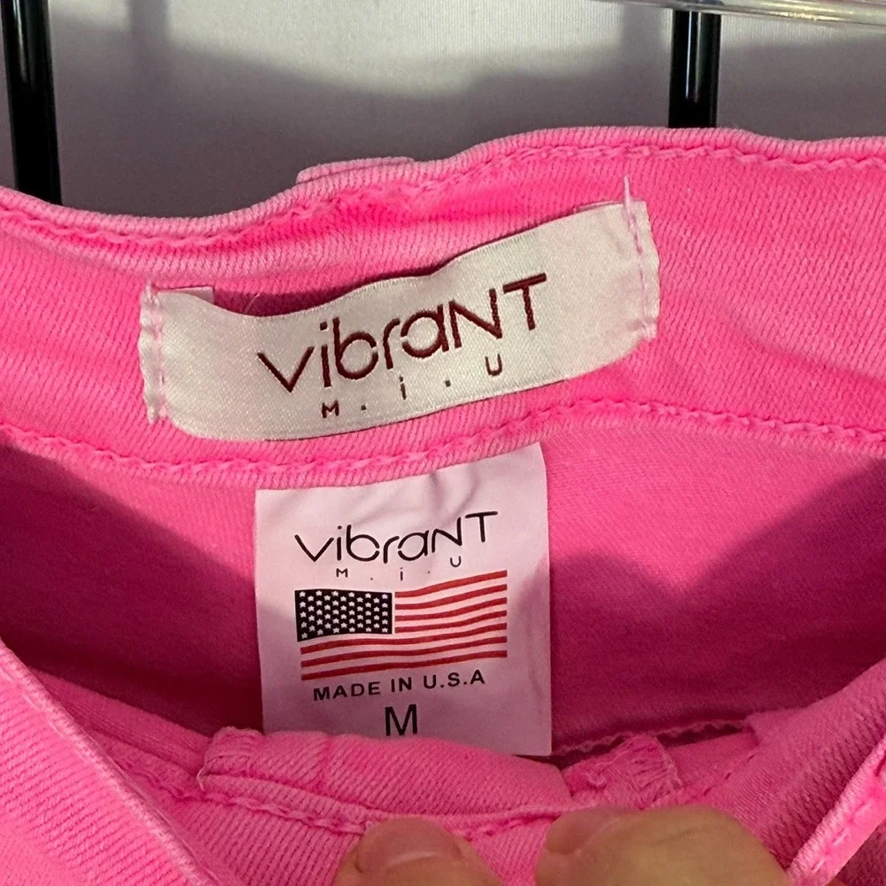 Vibrant MIU Skirt Womens Medium Neon Pink Distressed‎ Stretch Casual Festival